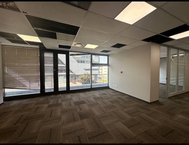 140.80M² OFFICE TO LET IN CENTURION CENTRAL